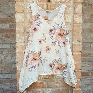 Agate cream floral knit handkerchief tank L